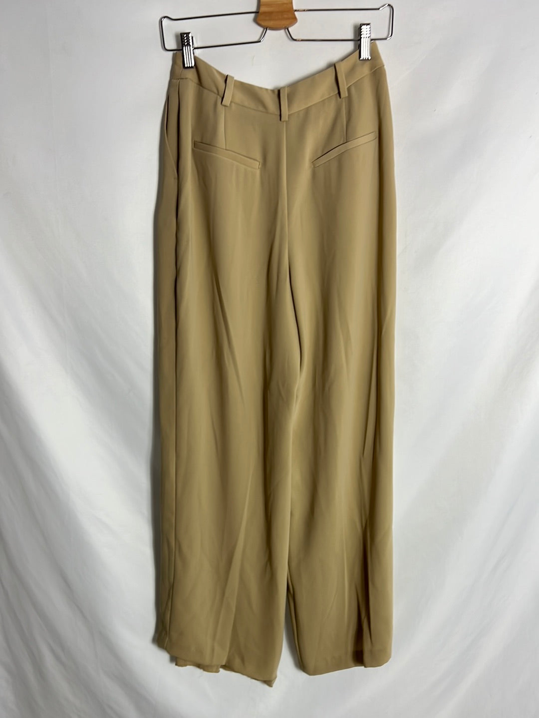 ZARA. Pantalón palazzo pinzas beige. T 34 (tara)