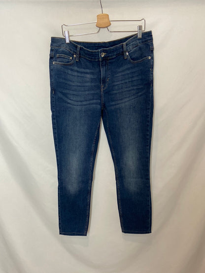 H&M. Pantalón vaquero skinny T. 50