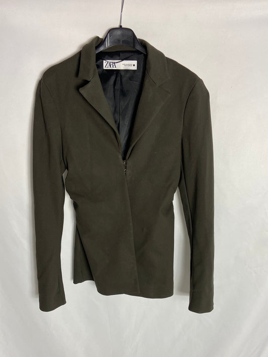 ZARA. Blazer verde entallada T.xs