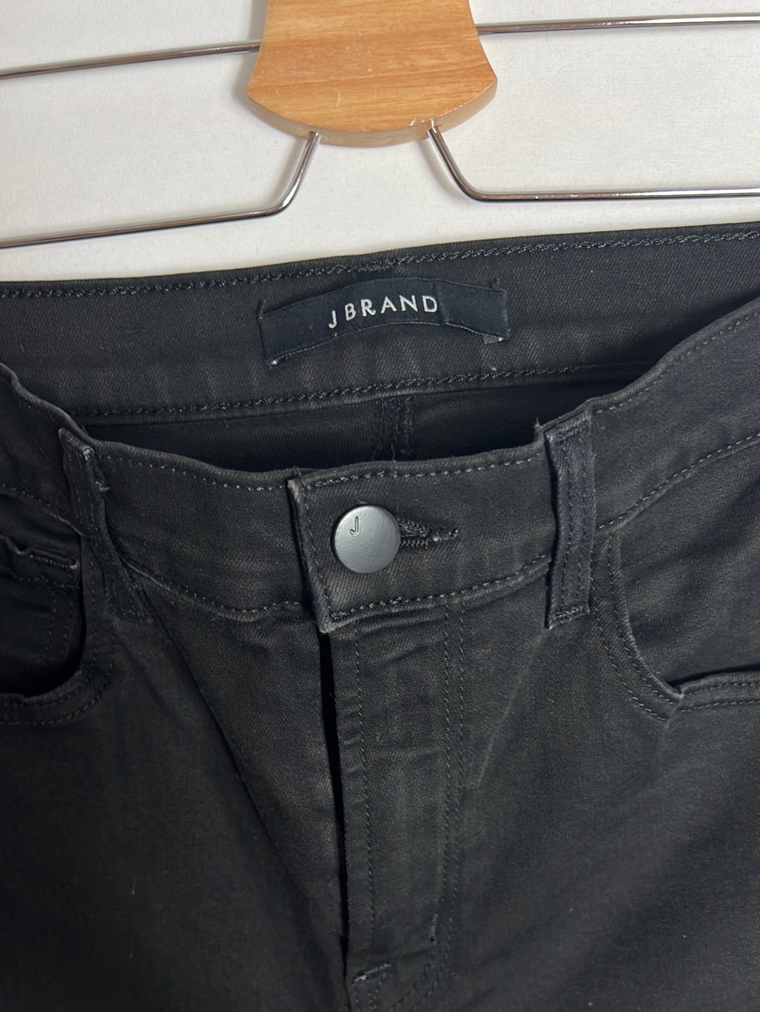 J BRAND. Pantalones negros denim cropped. T 25 (34)