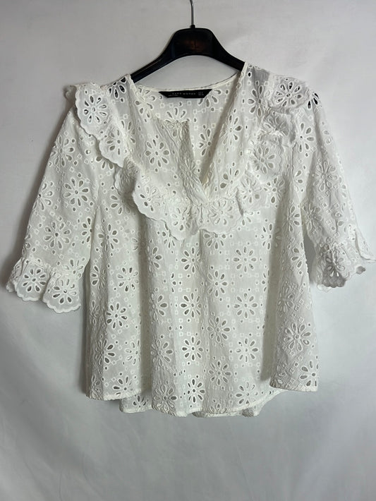 ZARA. Top blanco troquelado. T S