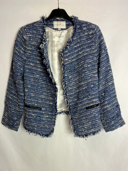 SANDRO. Chaqueta tweed azul y blanca. T 36