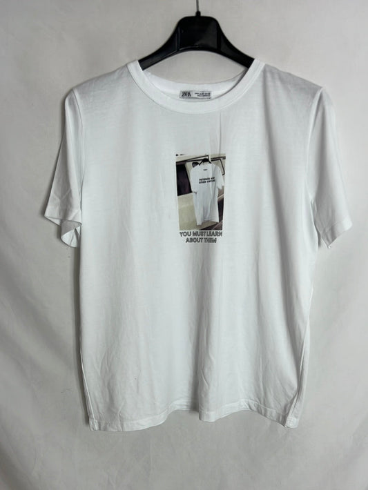 ZARA. Camiseta blanca  dibujo. T M