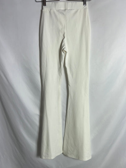 PULL&BEAR. Pantalón blanco elástico campana. T S