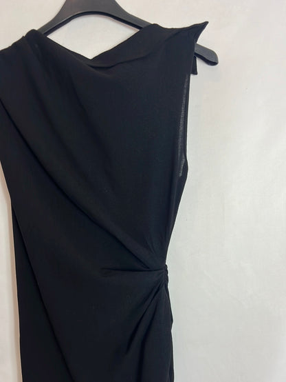 ZARA. Vestido negro textura fruncido. T M