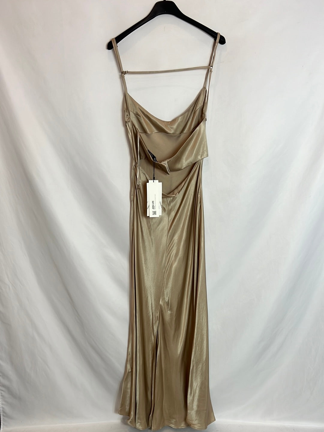 ZARA. Vestido largo satinado color champagne. T M