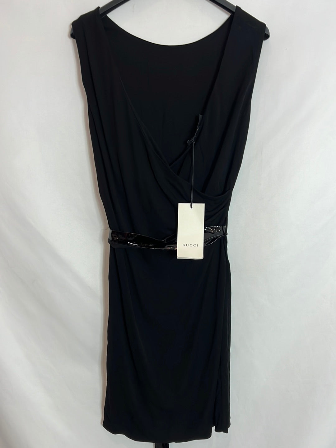 GUCCI. Vestido corto drapeado negro. T S