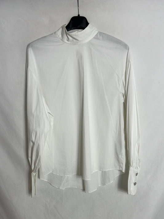 ZARA. Blusa blanca cuello perkins. T S