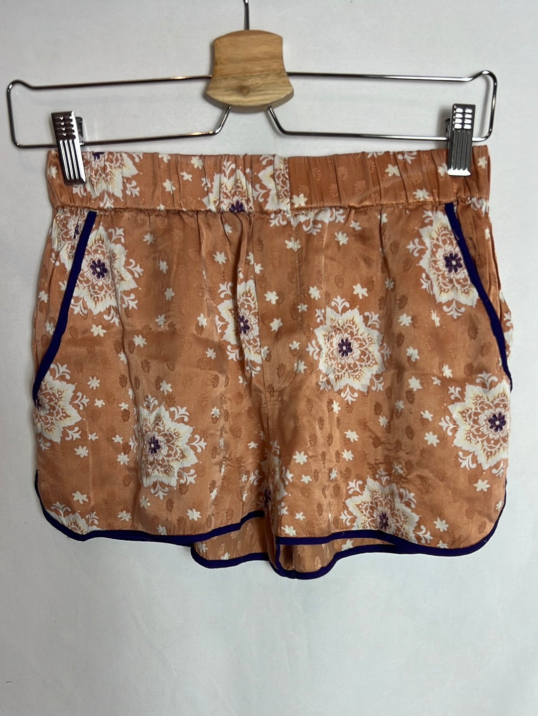 ZARA. Short corto fluido T.xs