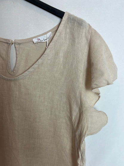 ALGO BONITO. Top lino beige manga volante. T M