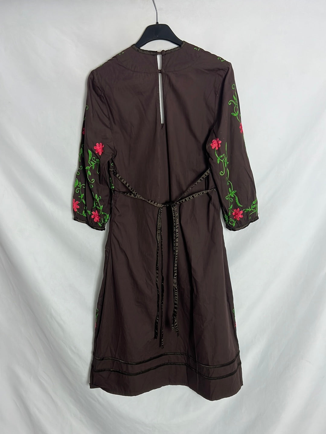 ALMATRICHI. Vestido marrón bordados. T 38