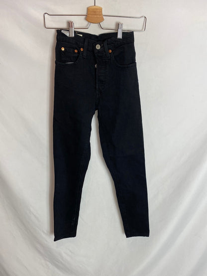 LEVI´S. Pantalones pitillo denim negros. T.32