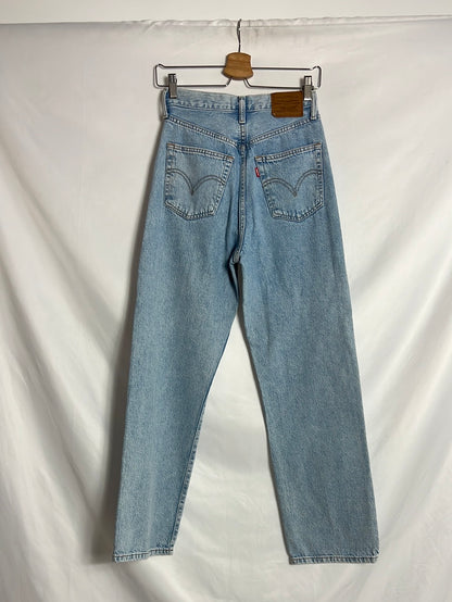 LEVI´S. Pantalones denim rectos abotonados. T 26 (36)