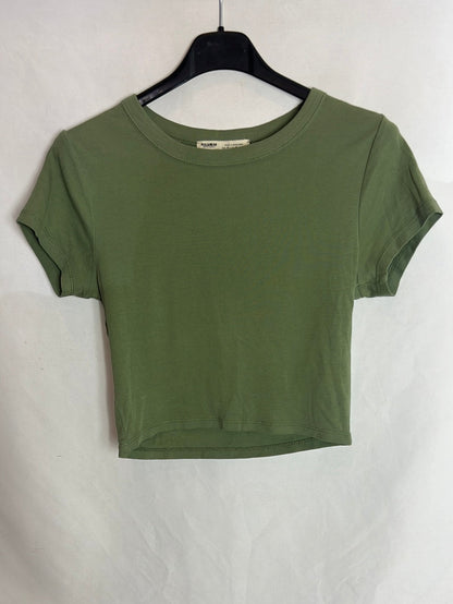 PULL&BEAR. Camiseta crop verde T.s