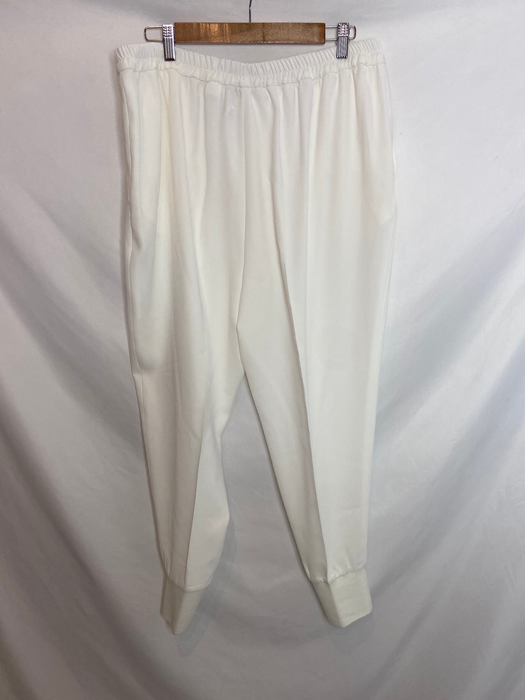 ZARA. Pantalón jogger blanco T. XXL