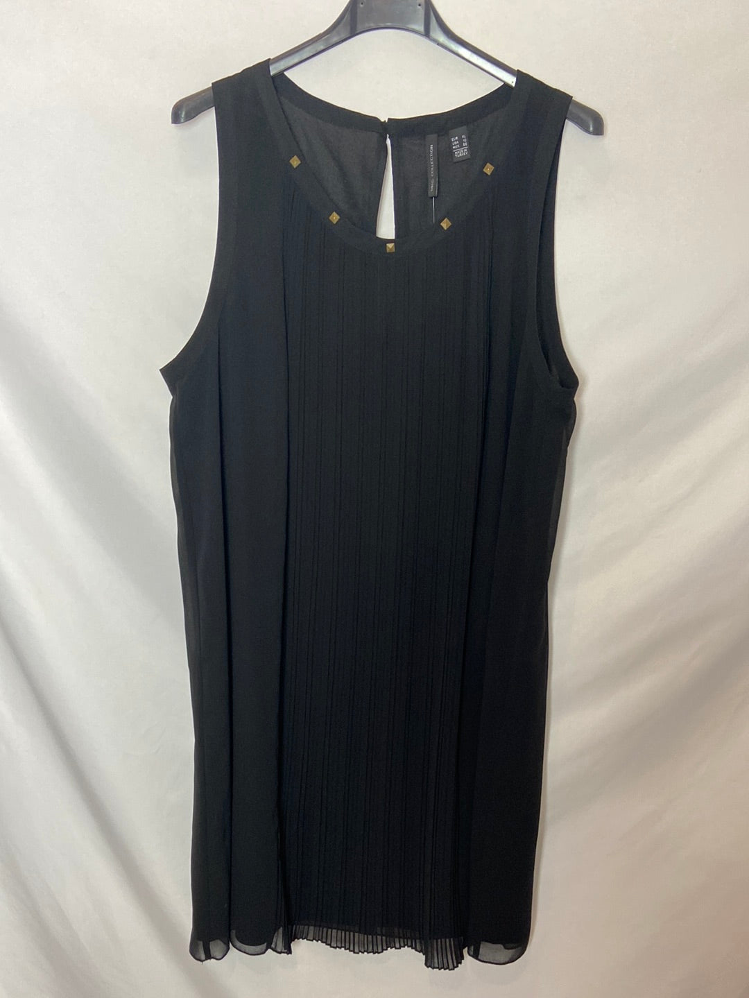 MANGO. Vestido corto negro plisado T.X