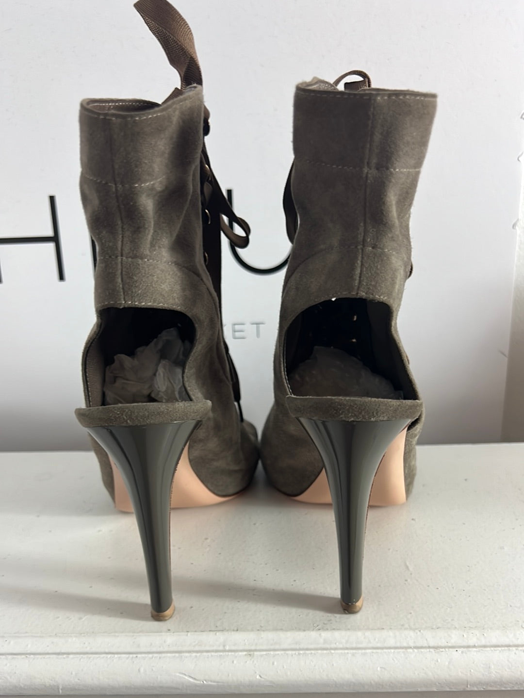 GIANVITO ROSSI. Sandalias cortones talón descubierto. T 36,5