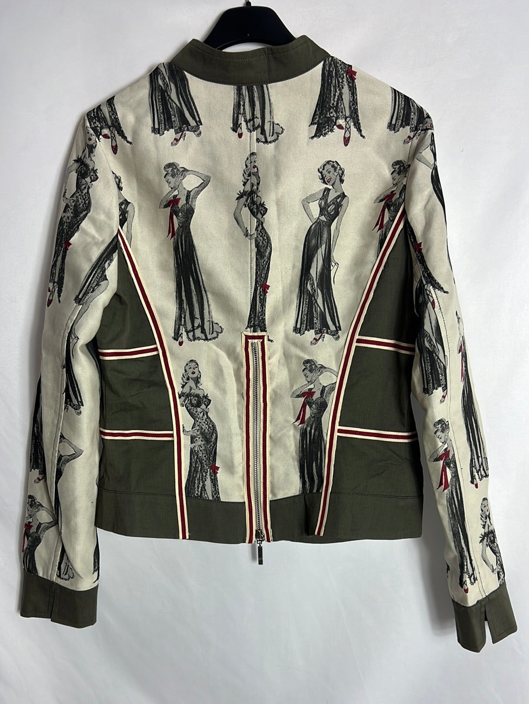 MOSKADA. Chaqueta beige y verde estampada. T M