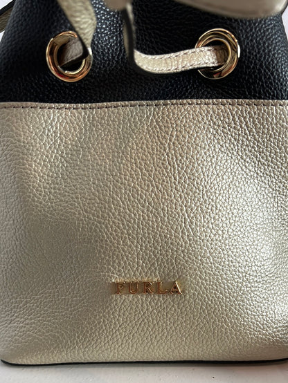 FURLA. Bolso mini bicolor doble asa