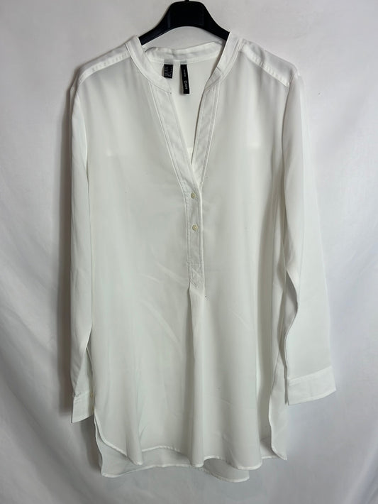 MANGO. Blusa blanca cuello mao. T L