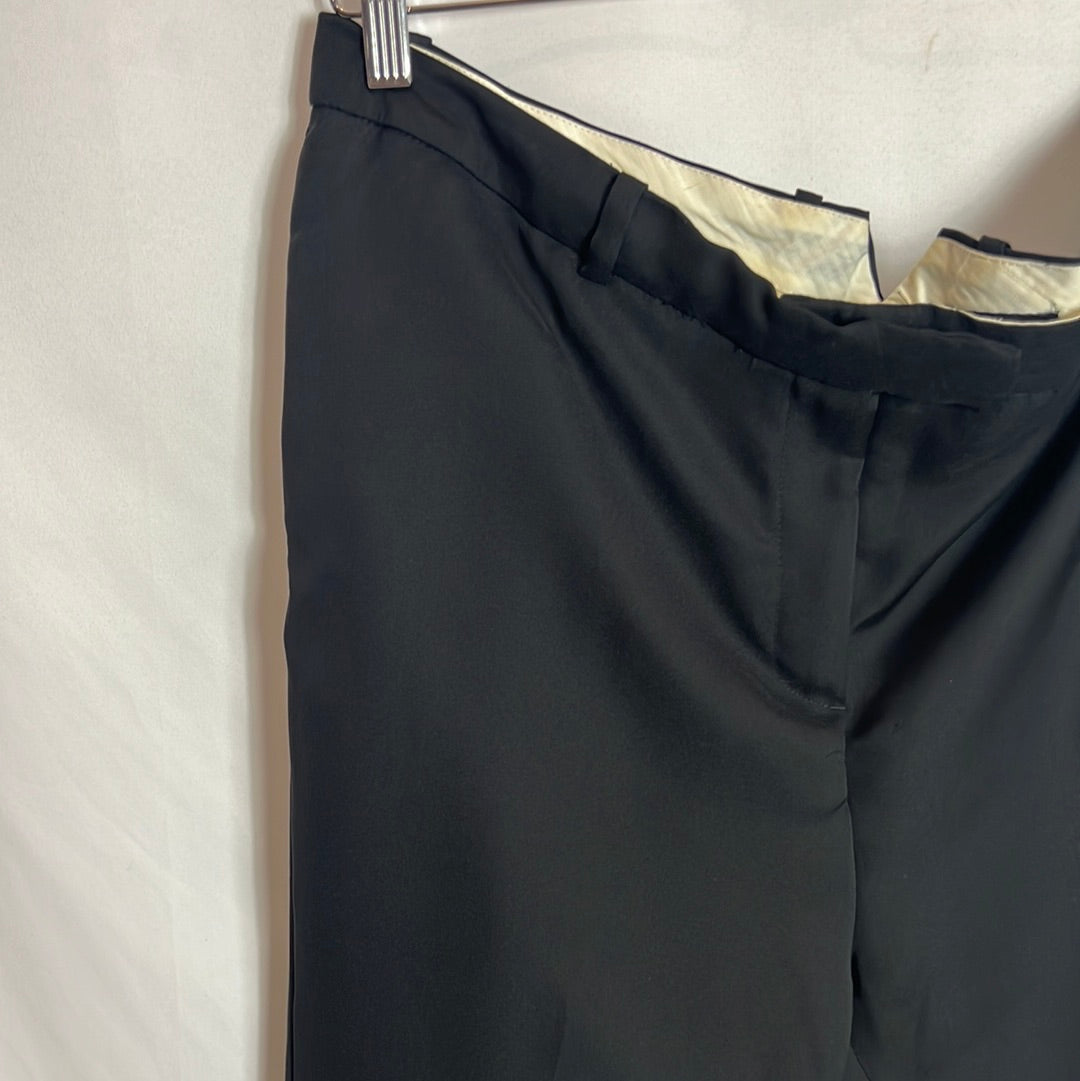 H&M. Pantalón pinzas negro. T 46