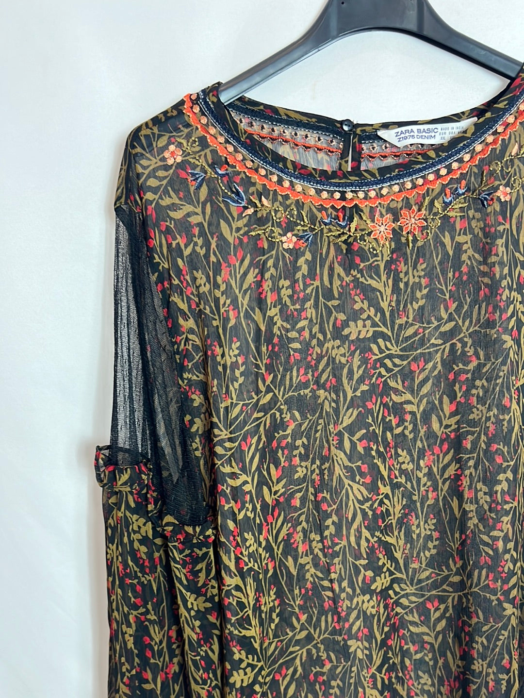 ZARA. Blusa semitransparente estampada. T XXL