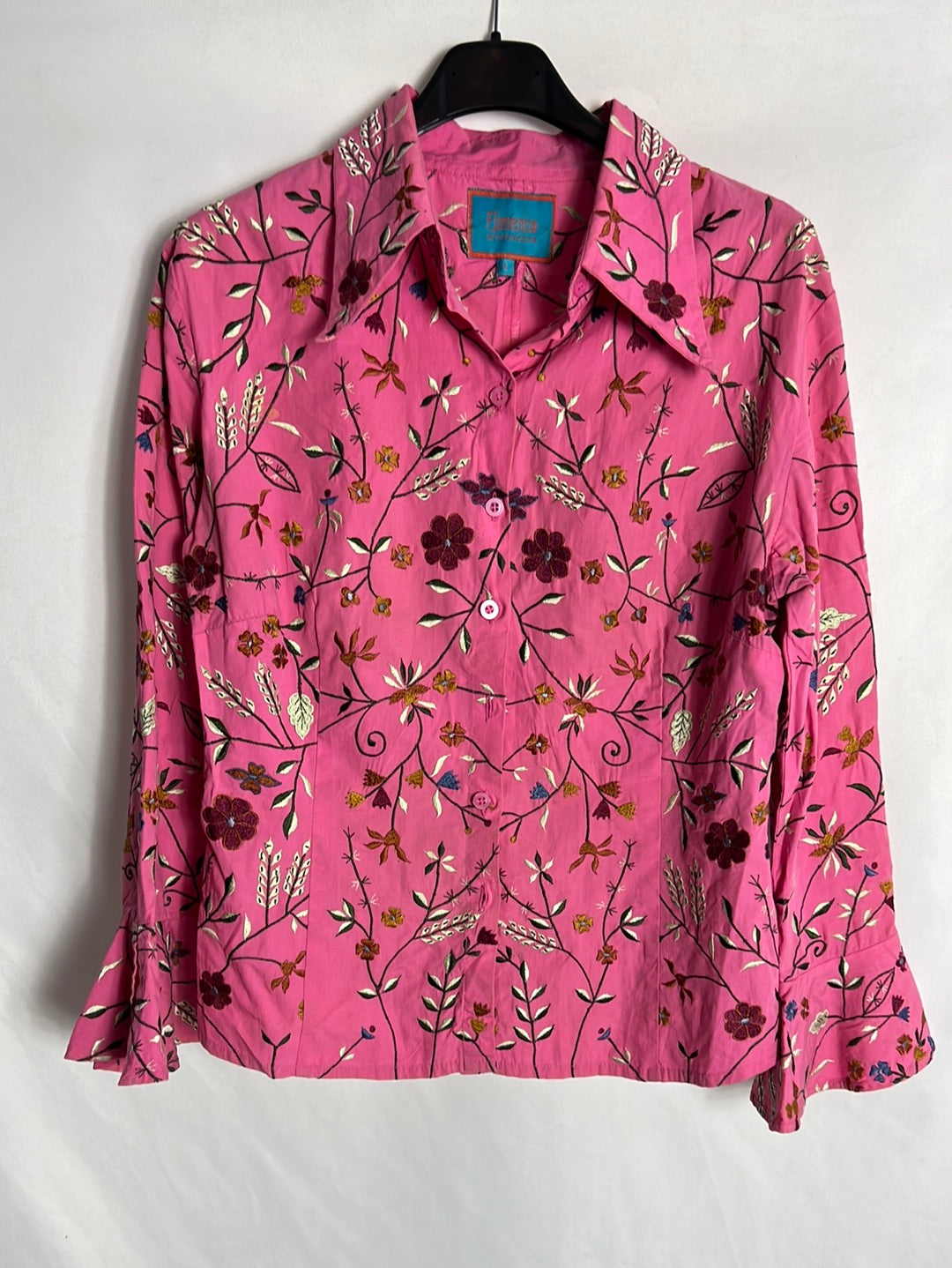 FLAMENCO. Blusa rosa flores bordadas. T L (tara)