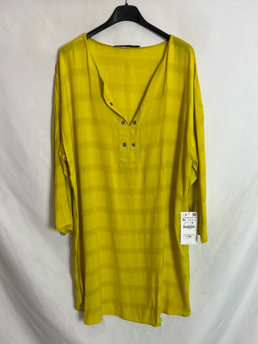 ZARA. Vestido corto amarillo textura. T XL