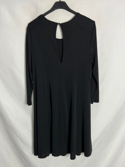 BERSHKA. Vestido negro corto fluido. T L