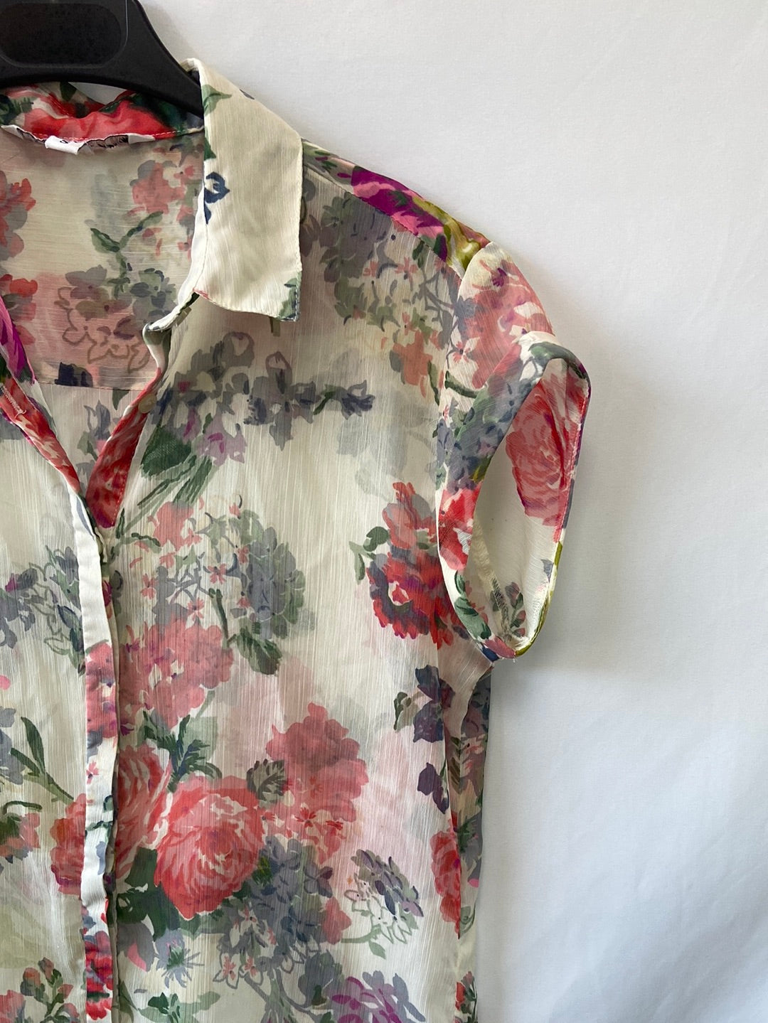 OTRAS. Blusa flores semitransparente T.s