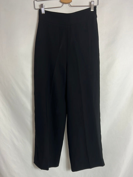 ZARA. Pantalón culotte negro. T XS