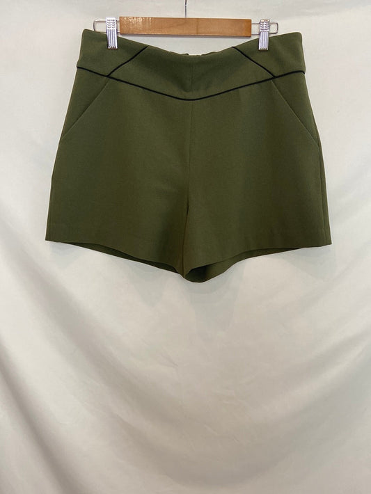 HAKEI.Pantalón corto verde T.38