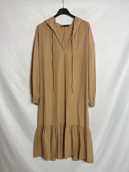 ZARA. Vestido midi capucha camel. T S