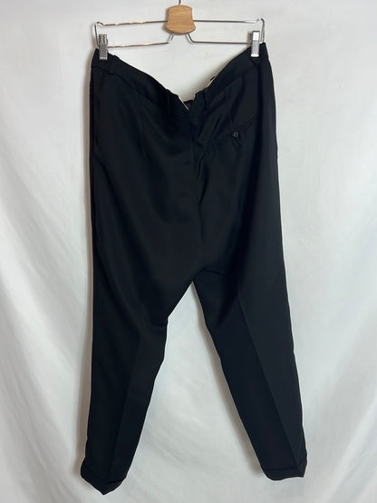 H&M. Pantalón pinzas negro. T 46