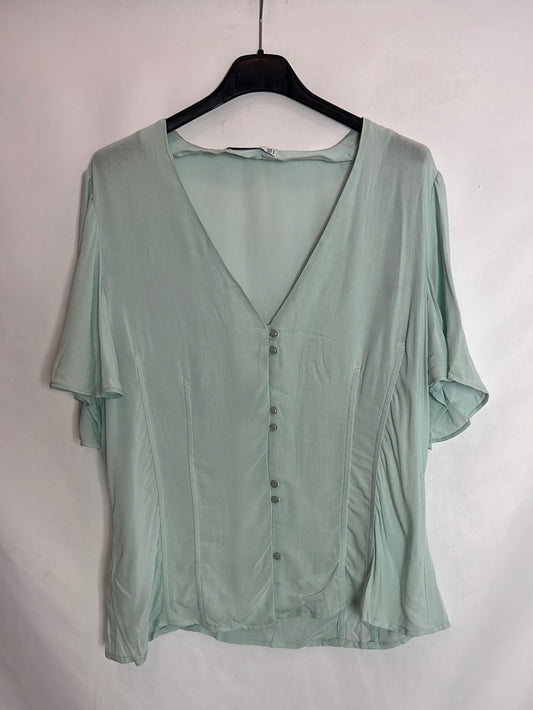 MANGO. Blusa azul claro manga volantes. T L