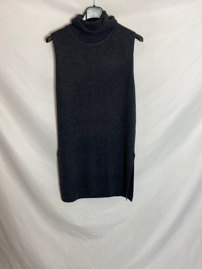 NATURA. Vestido gris oscuro cuello vuelto. T.M