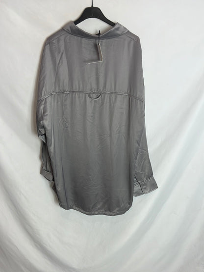 ZARA. Camisa gris manga larga satinada. T.XL