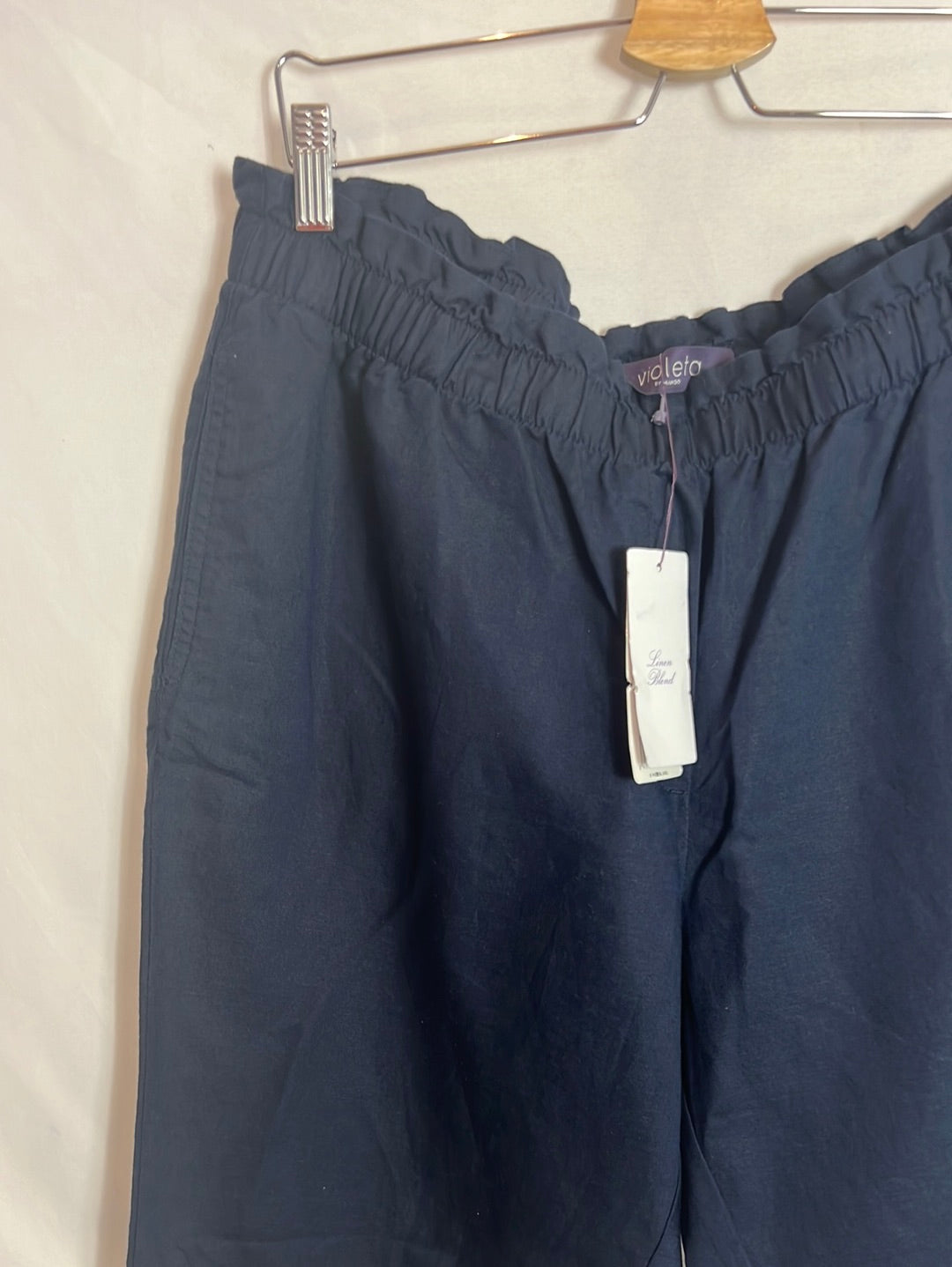 VIOLETA BY MANGO. Pantalón lino azul fluido. T L