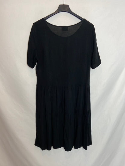 VERO MODA. Vestido fluido corto negro T.S