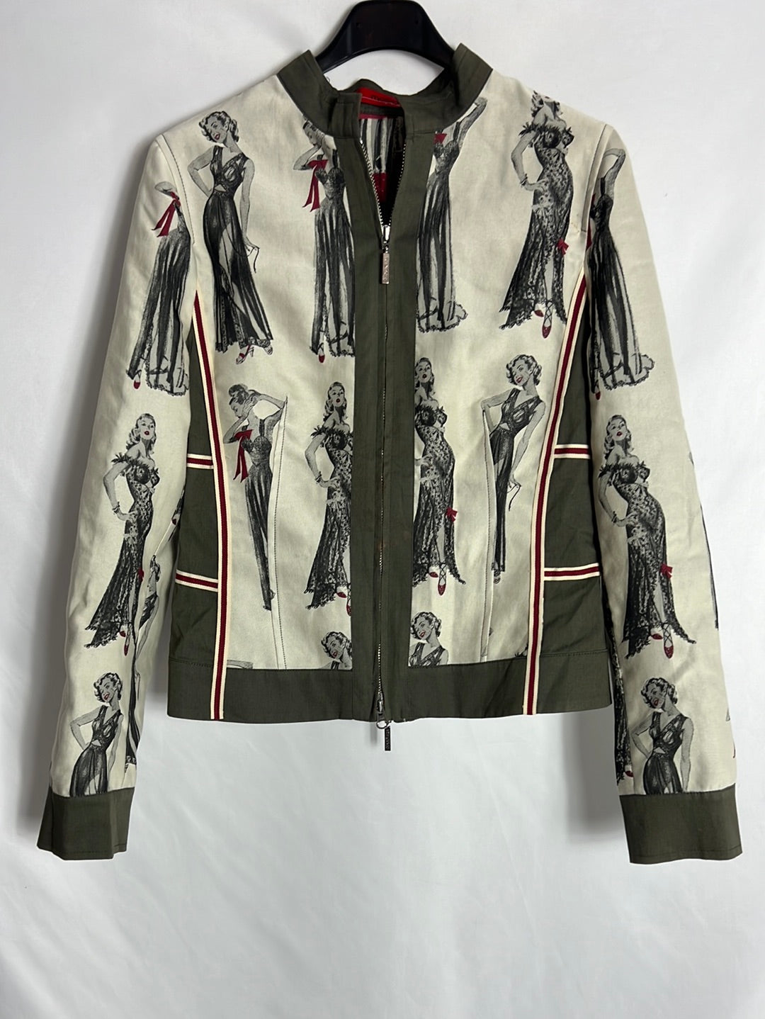 MOSKADA. Chaqueta beige y verde estampada. T M