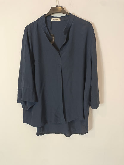 N DE NUBE. Blusa azul fluida T.u(M)