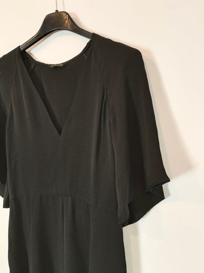 MASSIMO DUTTI. Vestido negro midi  T.34