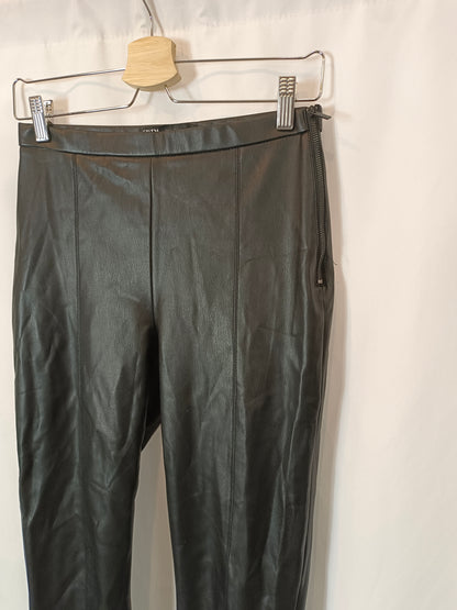 ZARA. Pantalón efecto piel negro  T.s