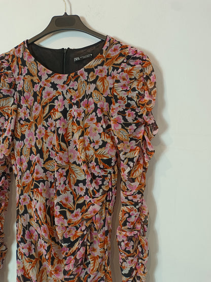 ZARA. Vestido largo flores T.m