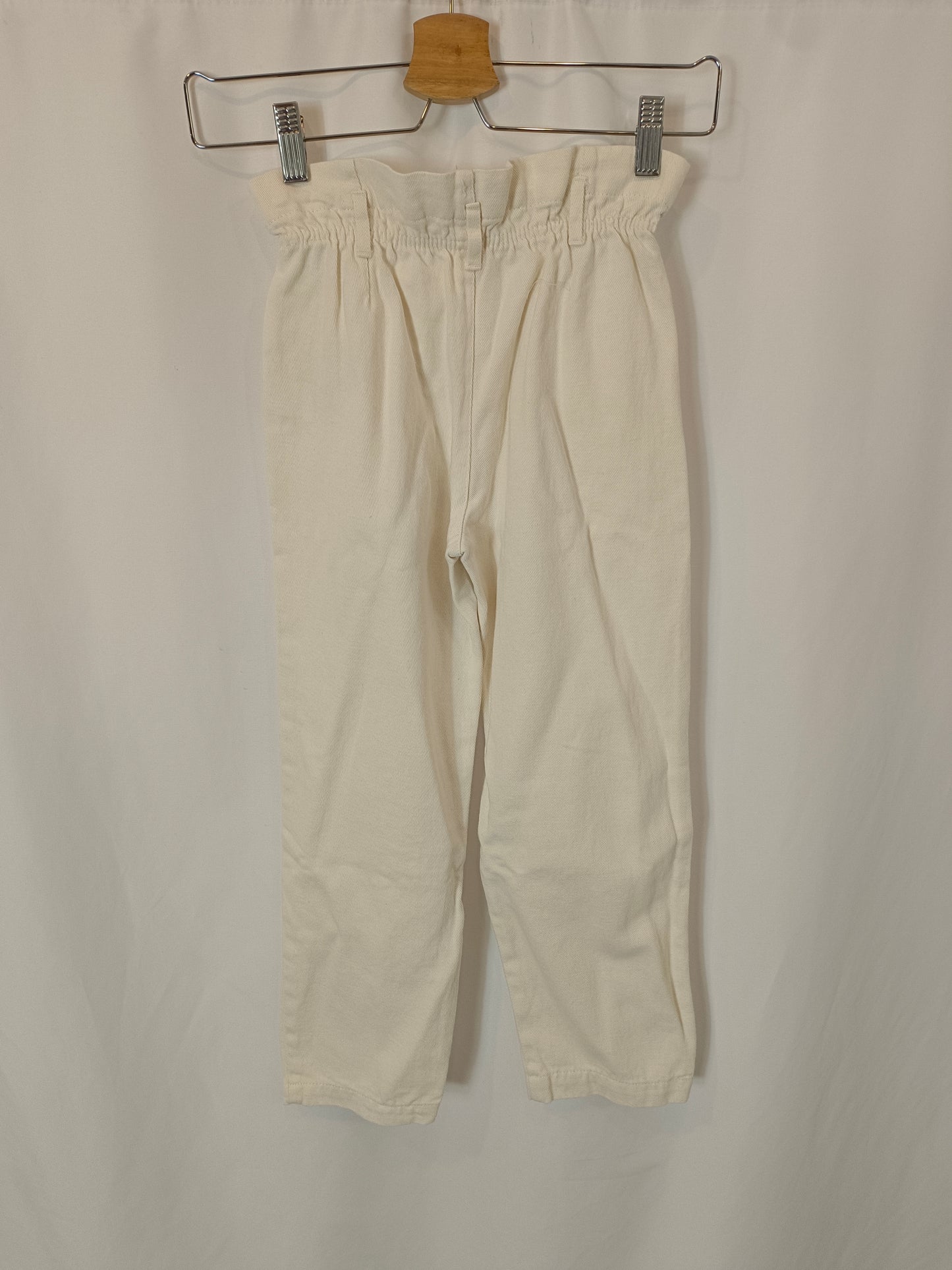 ZARA. Pantalón blanco slowchy T.8 años