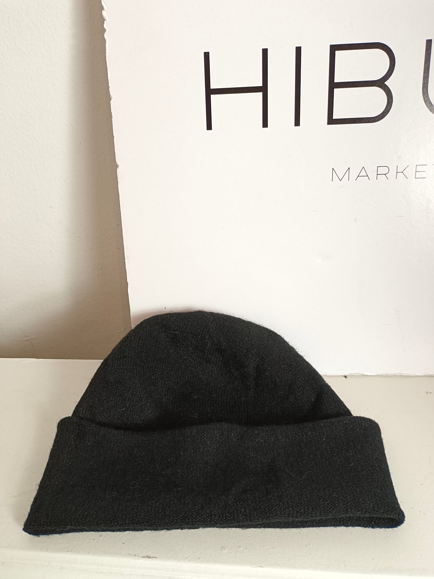 ZARA. Gorro negro