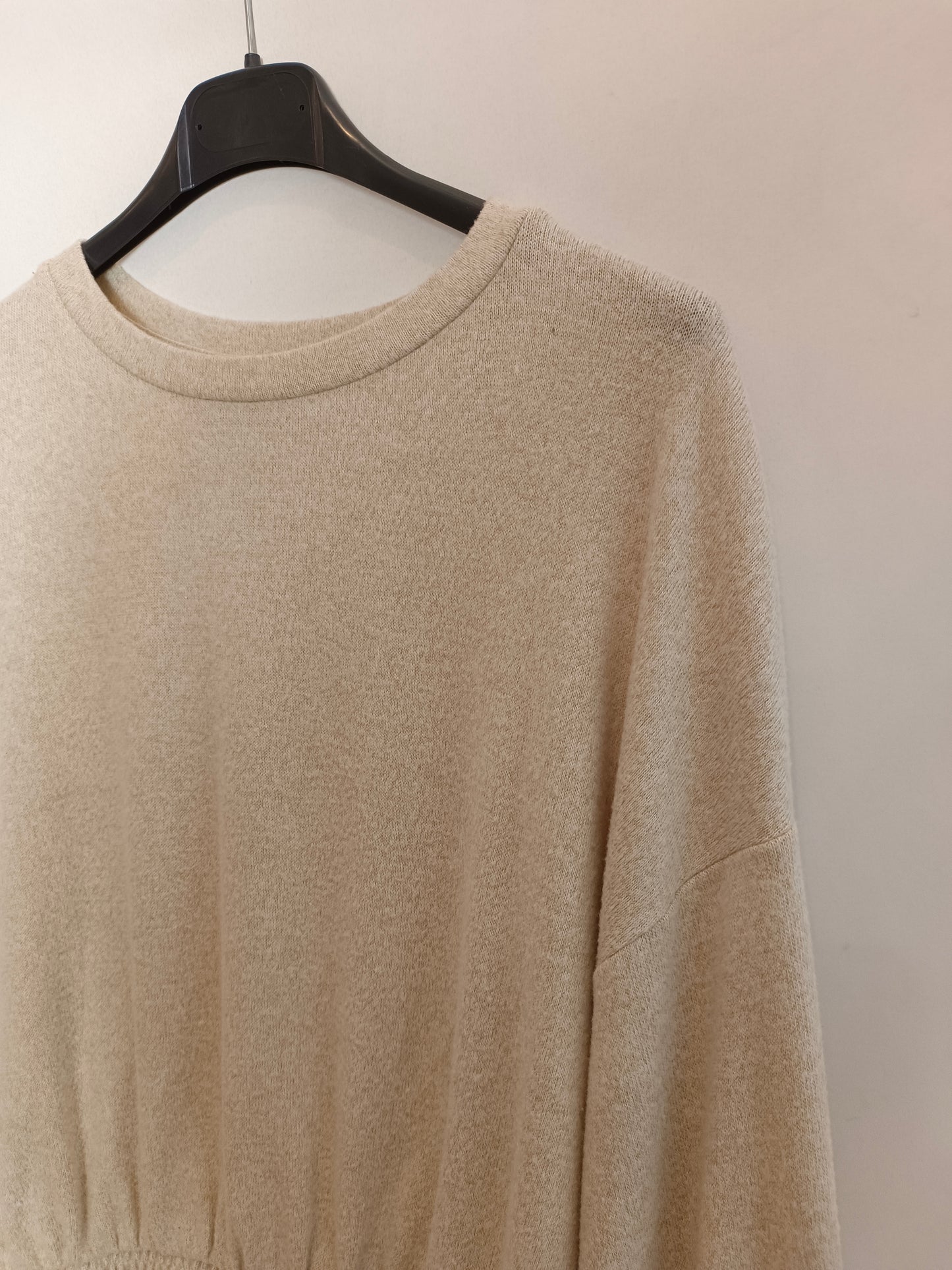 BERSHKA. Jersey beige nido abeja T.s