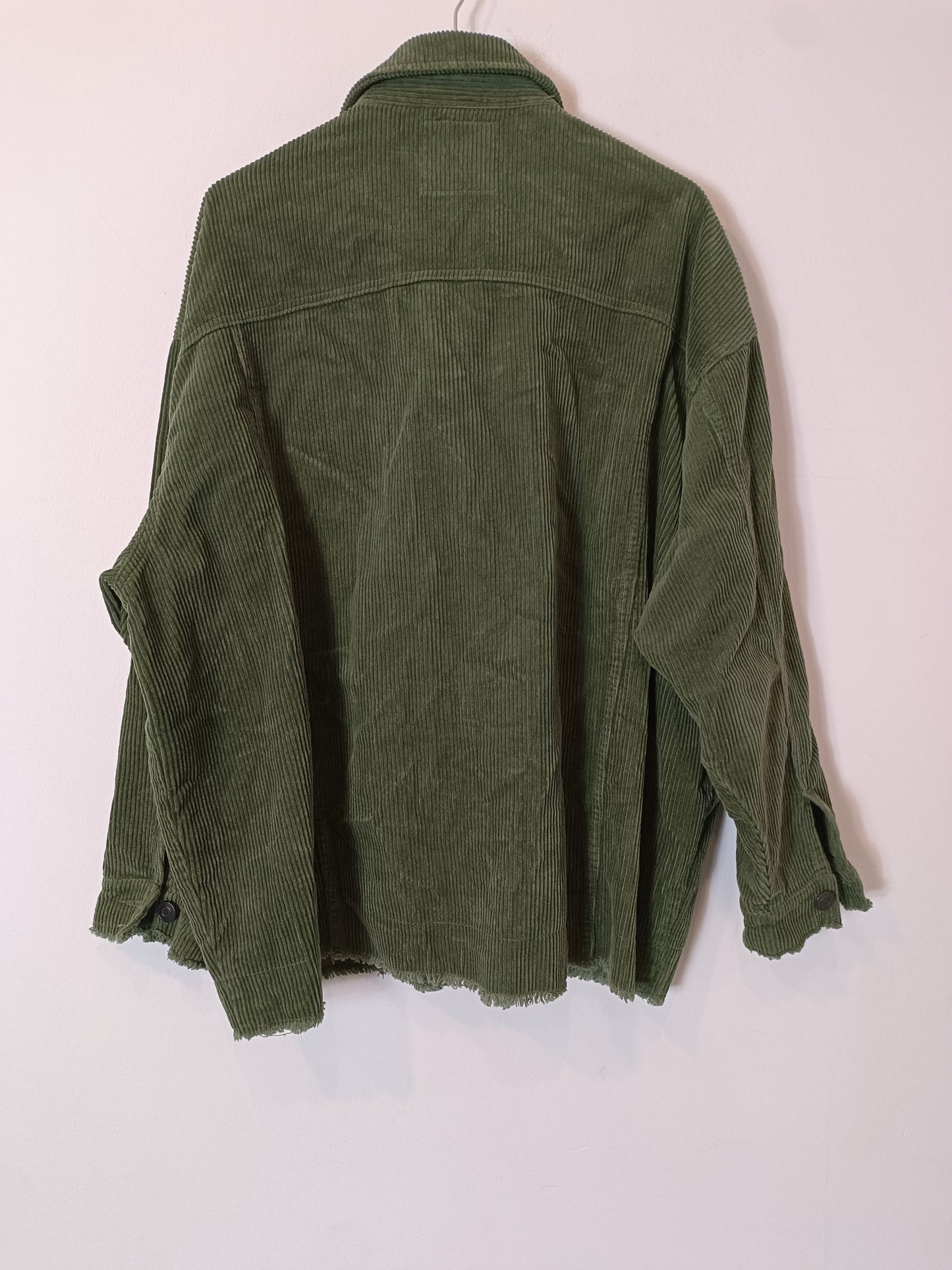 ZARA. Chaqueta verde pana T.l