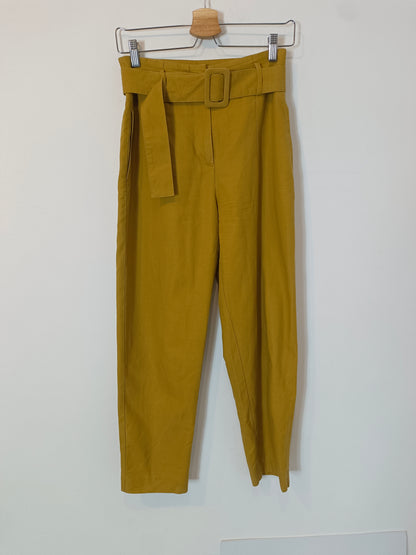 ZARA. Pantalón fluido mostaza T.xs