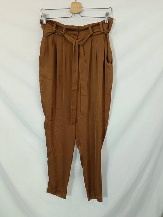 OXMO. Pantalón fluido camel T.38